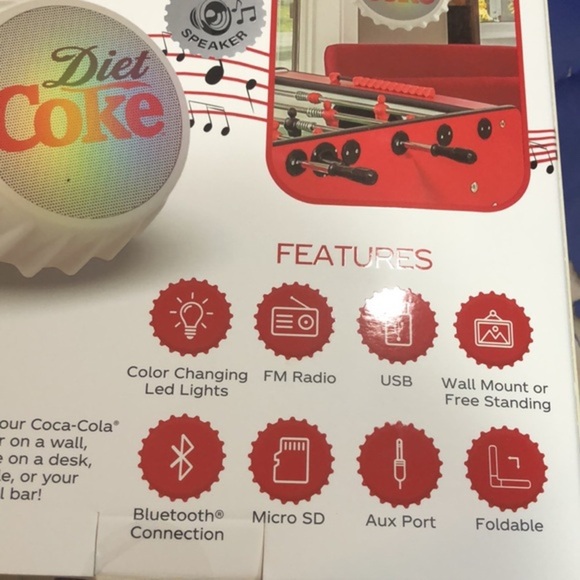 Diet Coke Bottle Cap Shape Wall‎ Mountable speaker with FM Radio & Led Light new - Picture 9 of 9